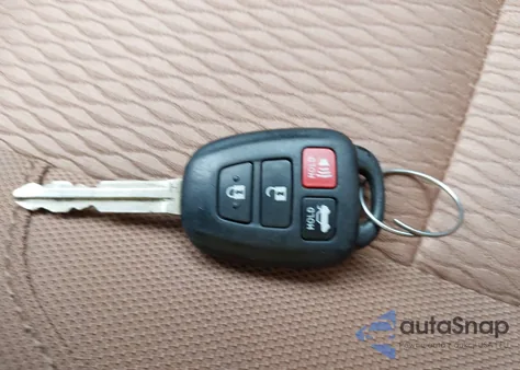 2014 Toyota Corolla Le из США, поврежденный, VIN 2T1BURHE2EC104746